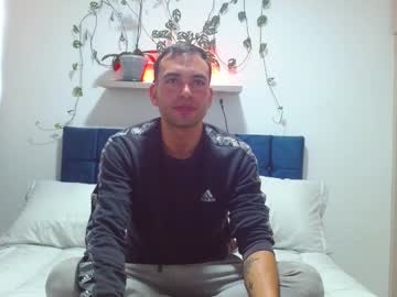 Rolos_Hot32 Chaturbate stream image from February 05, 2026