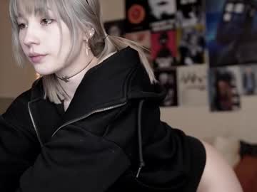 Traharaaa Chaturbate stream image from February 05, 2026