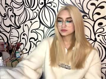 Nadiaknake Chaturbate stream image from February 05, 2026