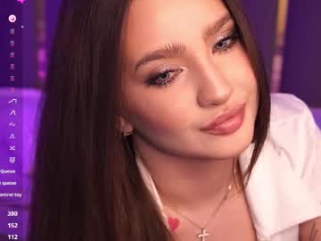Oceaneyessss_ Chaturbate stream image from February 05, 2026
