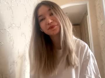 Allynmckinnell Chaturbate stream image from February 06, 2026