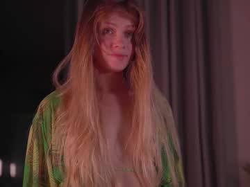 Lovellynelly Chaturbate stream image from February 06, 2026