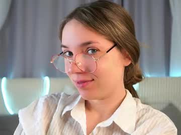 Roxannastoo Chaturbate stream image from February 07, 2026