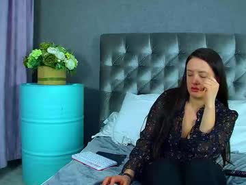 Elinabellucci Chaturbate stream image from February 07, 2026