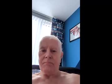 Sluttyginacd Chaturbate stream image from February 08, 2026