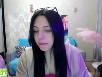 Crownblanche Chaturbate stream image from February 08, 2026