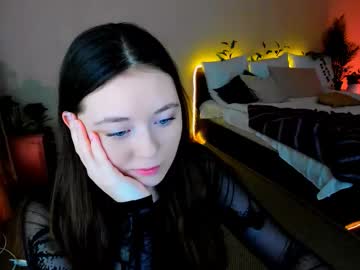 Alluringeyess Chaturbate stream image from February 08, 2026