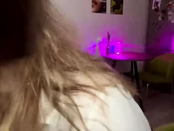 Mozellaessency Chaturbate stream image from February 08, 2026