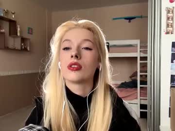 Kaneshacurbelo Chaturbate stream image from February 09, 2026