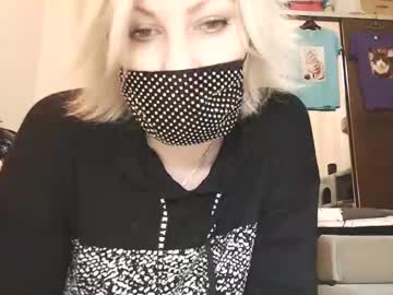 Evvygold Chaturbate stream image from February 10, 2026