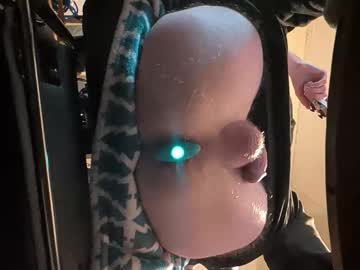 Edgedancing Chaturbate stream image from February 10, 2026