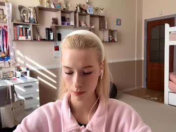 Kaneshacurbelo Chaturbate stream image from February 10, 2026