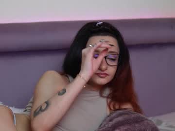 Joelleapril Chaturbate stream image from February 10, 2026