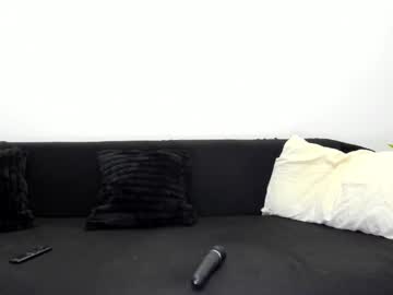 Devinesex Chaturbate stream image from February 11, 2026