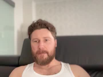 Dilliding Chaturbate stream image from February 11, 2026