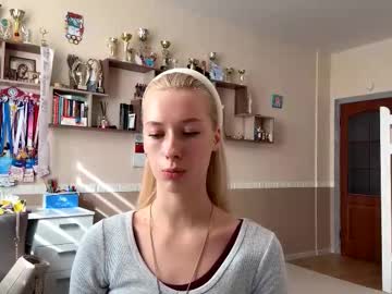 Kaneshacurbelo Chaturbate stream image from February 11, 2026
