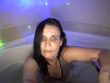 Icarley8338 Chaturbate stream image from February 11, 2026