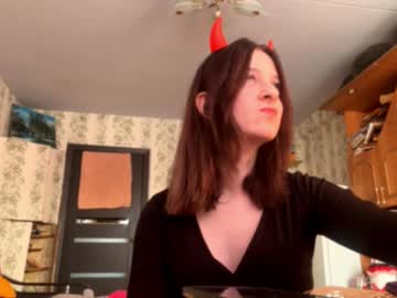 Arnetteazulay Chaturbate stream image from February 11, 2026