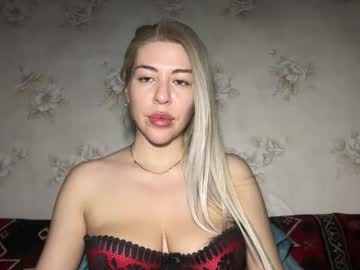 Luxsonyastar Chaturbate stream image from February 11, 2026