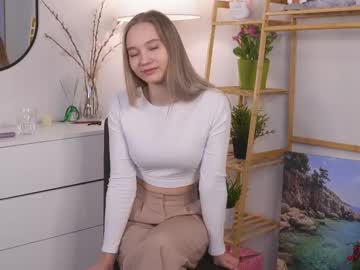 Kariemersereau Chaturbate stream image from February 12, 2026