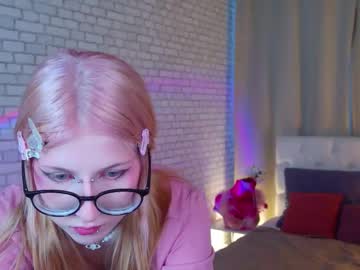 Alicedews Chaturbate stream image from February 12, 2026