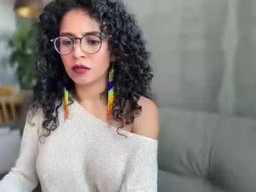 Illaroom Chaturbate stream image from February 12, 2026