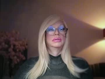 Qweenviva stream image from February 13, 2026