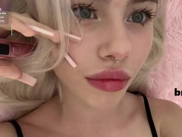 Kitty0u0 Chaturbate stream image from February 13, 2026