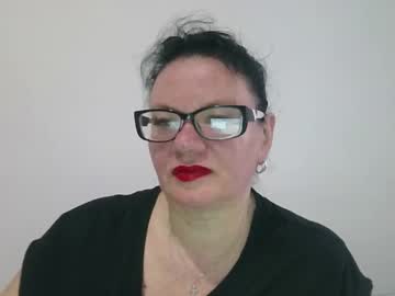 Oksanalyyy445 Chaturbate stream image from February 13, 2026