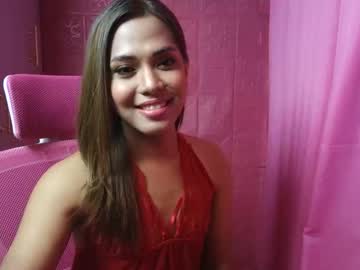 Yassylicious Chaturbate stream image from February 13, 2026