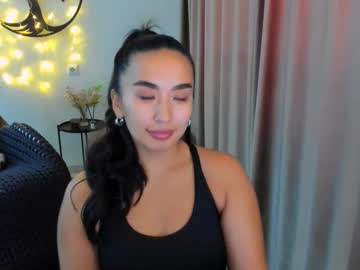 Worldofkim Chaturbate stream image from February 13, 2026
