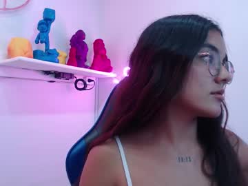 Golden_Muse Chaturbate stream image from February 13, 2026