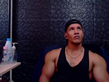 Viktorherrera Chaturbate stream image from February 13, 2026