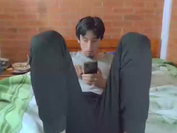Johan70nsexy Chaturbate stream image from February 14, 2026