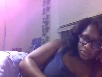 Lunarnoelle Chaturbate stream image from February 14, 2026