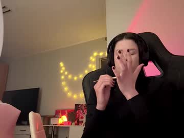 Cierraelhassan Chaturbate stream image from February 14, 2026