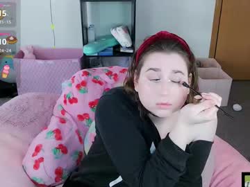 Lil_Alison_Heart Chaturbate stream image from February 14, 2026