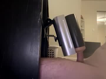 Andrewwk3 Chaturbate stream image from February 14, 2026