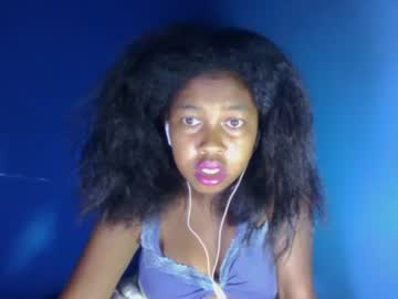 Raveloarisoamarieesmera Chaturbate stream image from February 15, 2026