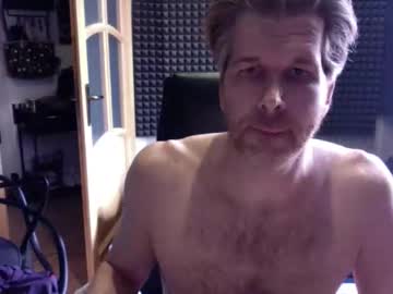 Goldengator1 Chaturbate stream image from February 15, 2026
