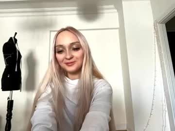 Michellerossen Chaturbate stream image from February 15, 2026