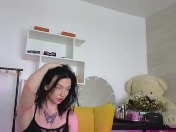 Lilkelie Chaturbate stream image from February 15, 2026