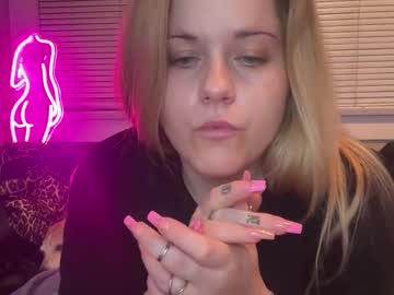 Samanthafever Chaturbate stream image from February 15, 2026