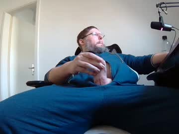 Justflo Chaturbate stream image from February 15, 2026