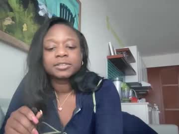 Bulmabitch Chaturbate stream image from February 15, 2026