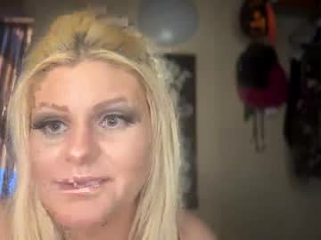 Honeybuhnny Chaturbate stream image from February 15, 2026