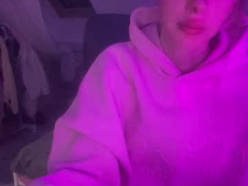 Meloodiesweet Chaturbate stream image from February 15, 2026
