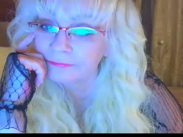 Mommy_Glamour Chaturbate stream image from February 15, 2026