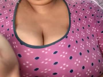 Sexy_Girl32 Chaturbate stream image from February 16, 2026