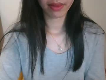 Axuepetitt Chaturbate stream image from February 16, 2026
